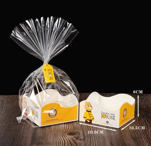 ĐẾ GIẤY VUÔNG GẤU VÀNG THÀNH THẤP KÈM TÚI NILON 12x12x6,7CM (100/LỐC - 1600/THÙNG)
